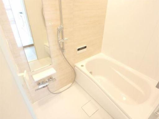 【バス】　追焚機能・浴室乾燥機付きバスルーム