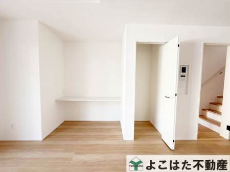 �_�ސ쌧���s������׎R4���ڂ̐V�z��ˌ��Ă̎��[