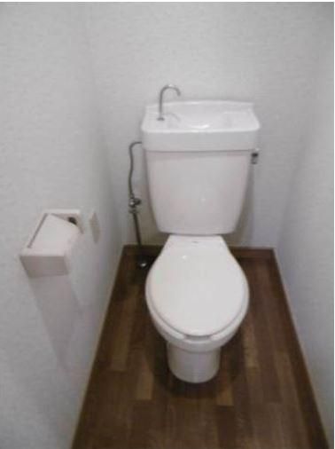 【トイレ】　清潔感のあるトイレ
