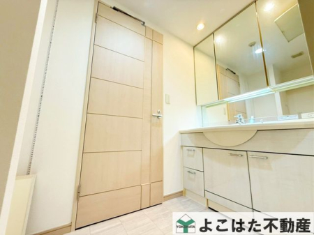 �_�ސ쌧���s������e�`6���ڂ̒��Ã}���V�����̐��ʑ�E���ʏ�