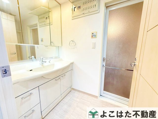 �_�ސ쌧���s������e�`6���ڂ̒��Ã}���V�����̐��ʑ�E���ʏ�