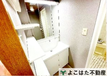 �����s�����s�R����1���ڂ̒��Ã}���V�����̐��ʑ�E���ʏ�